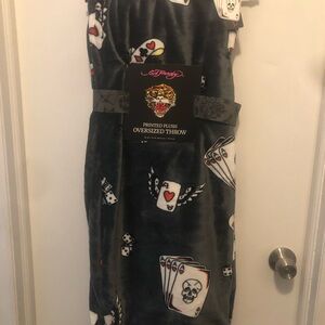 🖤 Ed Hardy Printed Plush Throw Blanket 🖤 Cards & Cue Ball